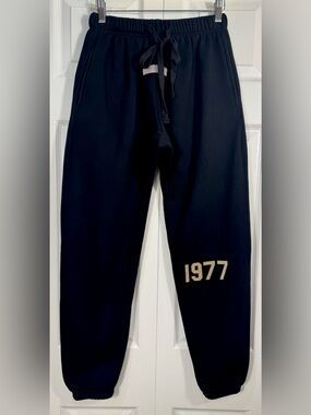 Fear of God Essentials 1977 Joggers – Black – Size Medium (best for small) EUC